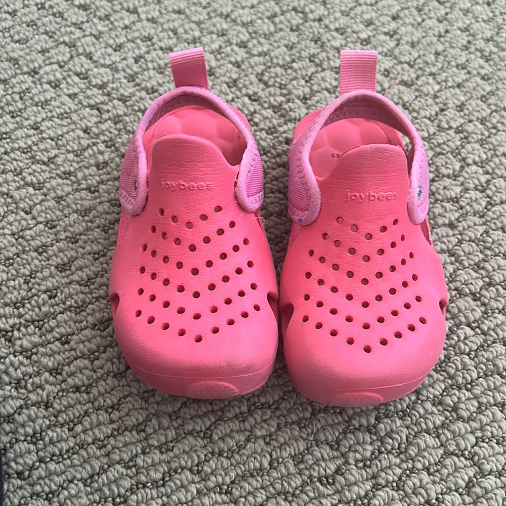 Joybees pink shoes